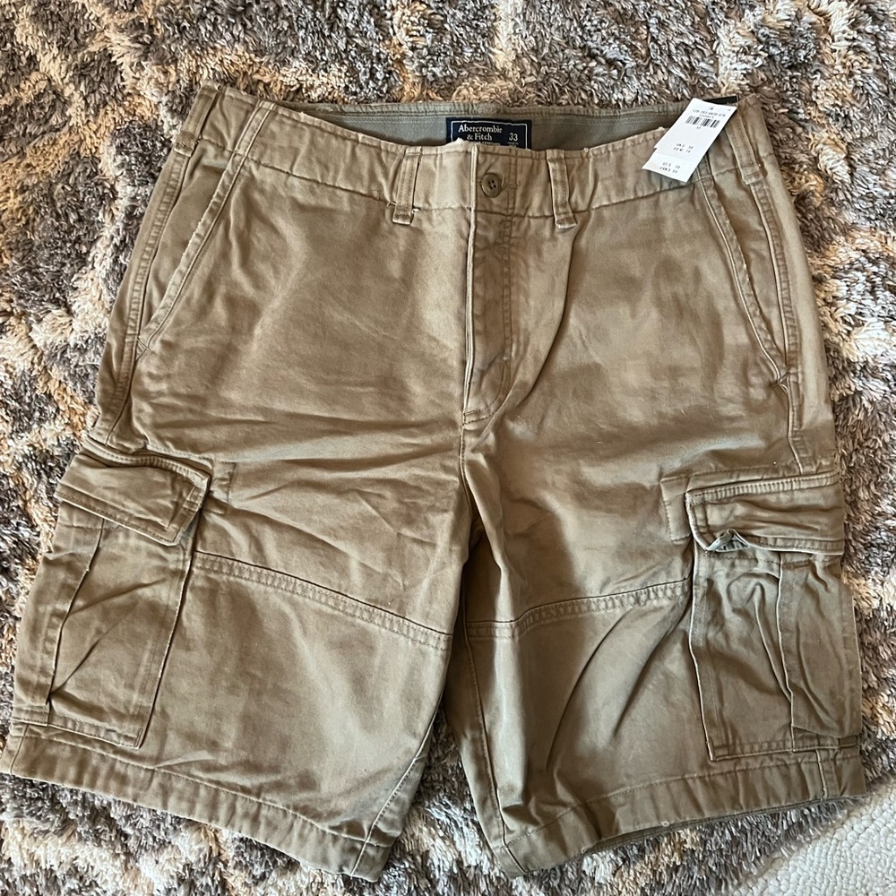Men’s Cargo Shorts. NWT